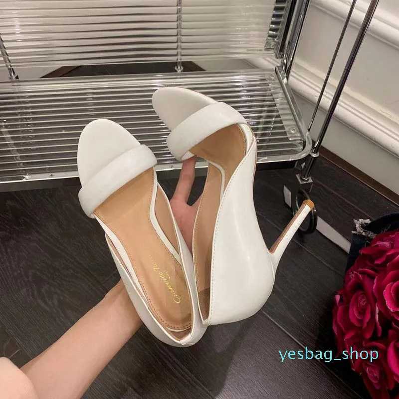 Gianvito Rossi Baiser Sandals Lüks Marka Yaz 03 10.5cm İnce Yüksek Topuklu Düğün Ayakkabı Gelin Stiletto Kadın Tasarımcı Fabrika Ayakkabı Pist Pompaları