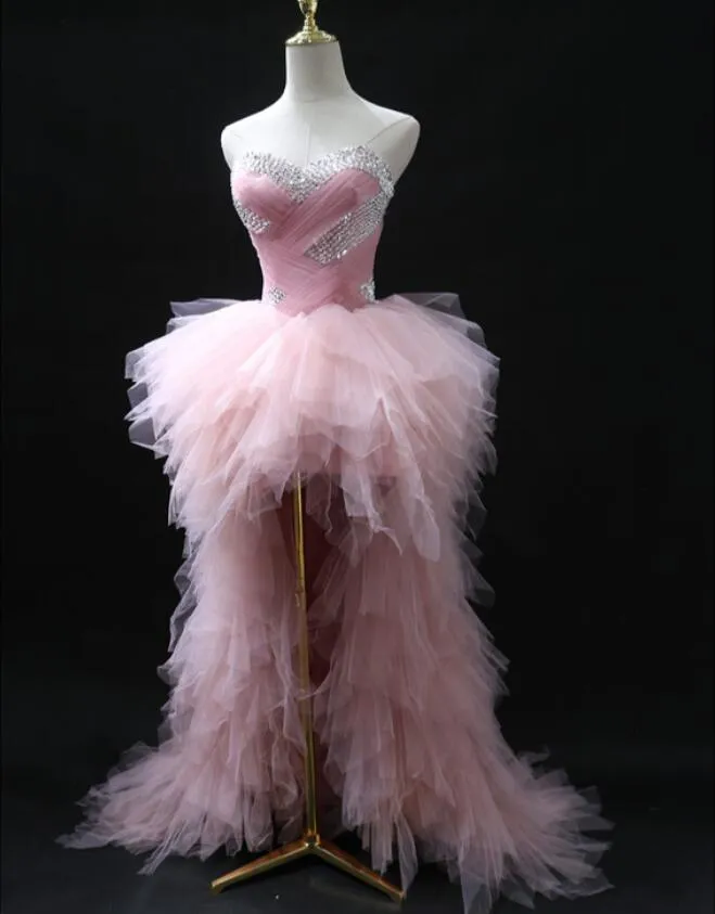 Vestido de baile rosa de sweetheart tule tule hi-lo traju mieira de dama de honra vestidos