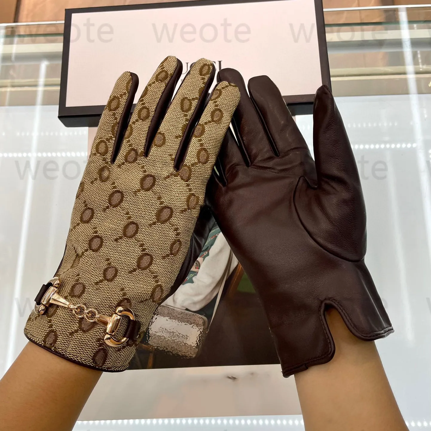 Cinq doigts gants femmes designer mitaine gants en peau de mouton avec boîte hiver luxe véritable écharpe en cuir doigts gant chaud cachemire à l'intérieur de l'écran tactile