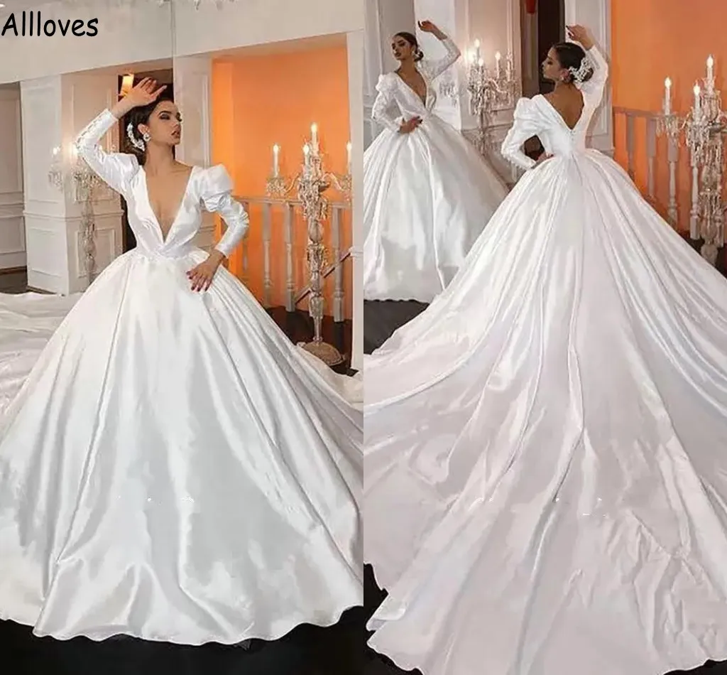 Plunging V Neck Ball Gown Bröllopsklänningar med långa ärmar Underbara satin Saudiarabien Dubai brudklänningar Kapell Tåg modern formell kyrkprinsessklänning CL1566