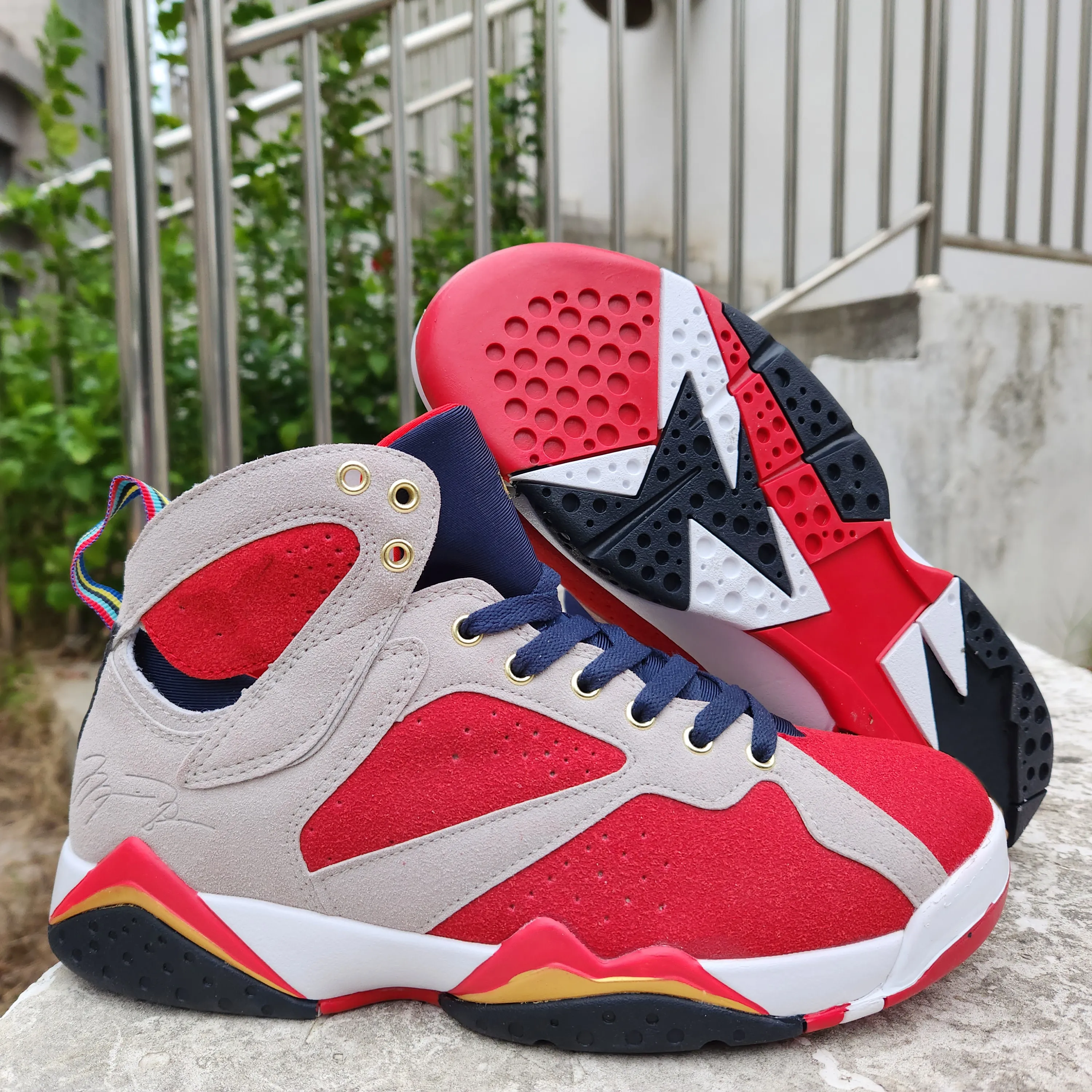 H Trophy Room X Jumpman 7 Zion 1 Basketball Shoes Mens And Womens Trainers  In Gold, Obsidian Dark Obsididian True Red Metallic Gold Sizes 36 47 From  Yeezy_sply_450, $32.66