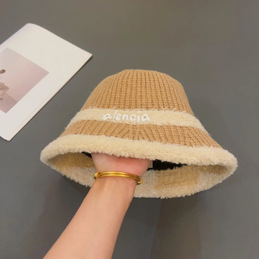Designer de luxe Automne et hiver Paris Nouveau pur coton chaud chapeau de pêcheur couleur unie à la mode chapeaux de seau mignon look jeune petit