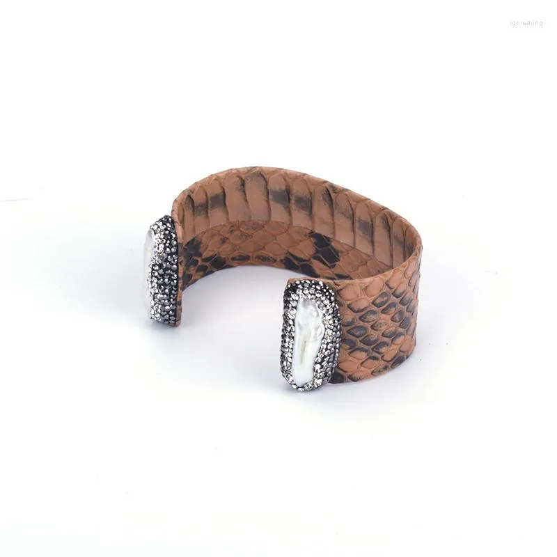 Bangle Natural podwójnie wydłużony słodkowodny perełek Koralik Pave Pave Rhinestone Brown Reail Skórzanie Big Otwarte Bransles Mankiety dla kobiet