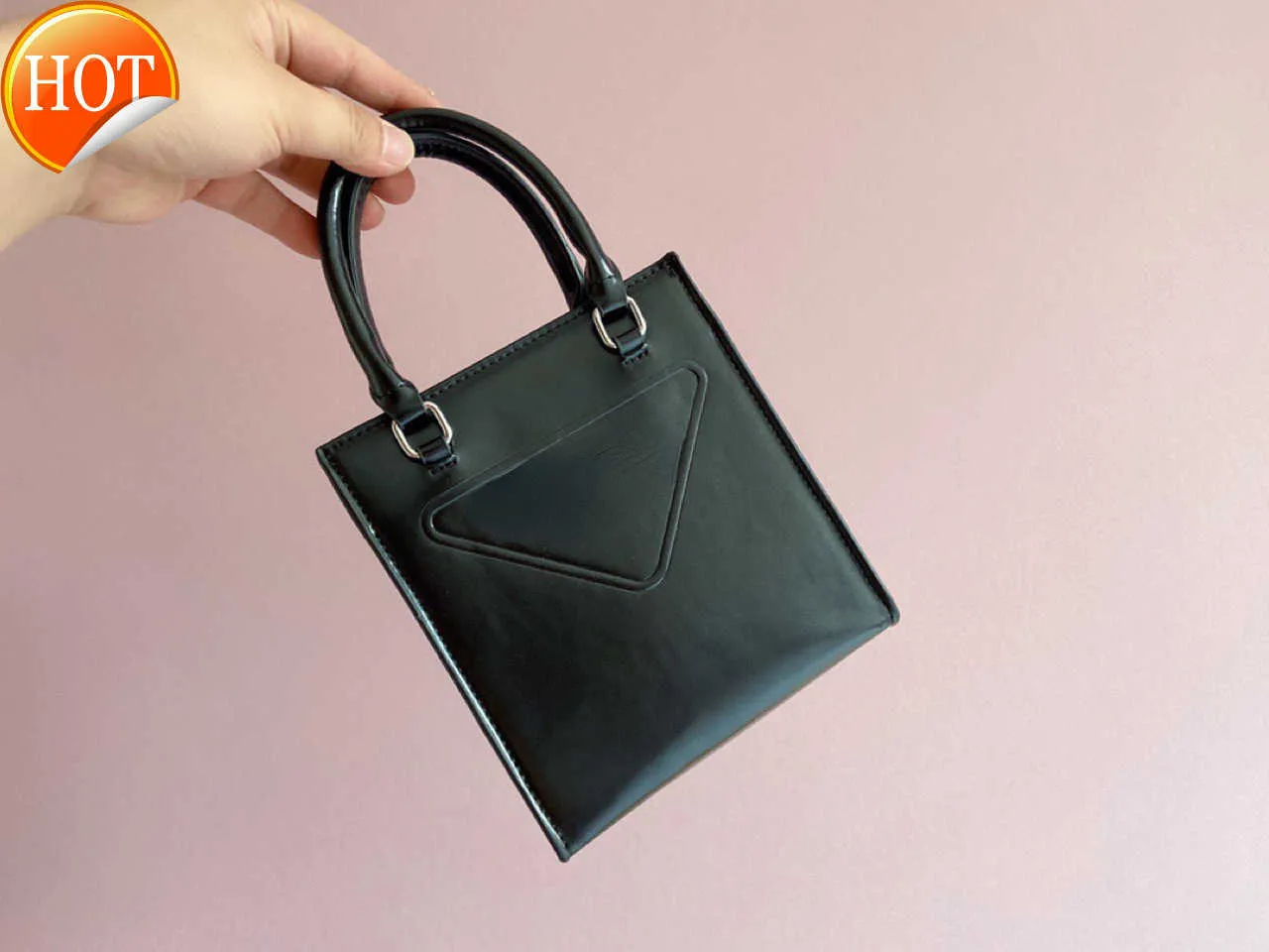 Kadınlar Lüks Tasarımcı Çanta Moda Katı Yumuşak Tutsal Dikey Tote Çanta Mini Uzun Kayış Tek Omuz Çantaları Tam Hediye Kutusu Paket Fabrika Doğrudan Satışlar