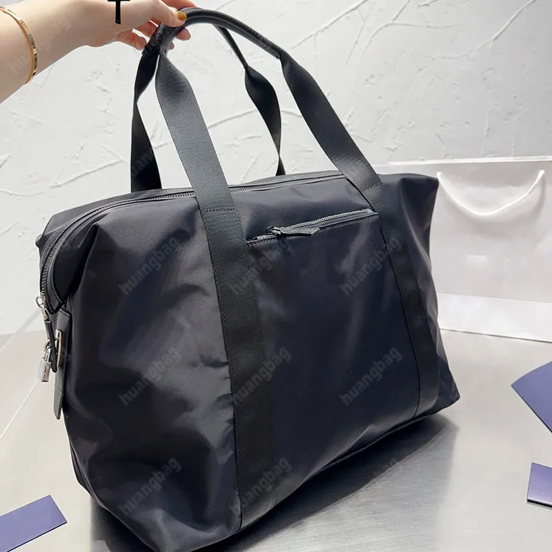 Mode bakken tas top ontwerper plunjezakken grote capaciteit bagage handtas met vergrendeling reispakketten spullen zakken nylon zakelijk tas outdoor hoogwaardige lichtgewicht
