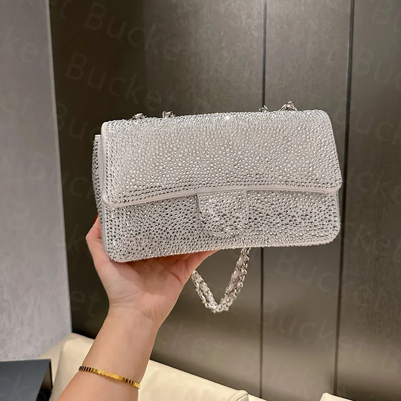 고급 플랩 크리스탈 이브닝 가방 전체 다이아몬드 숄더 가방 디자이너 여성 체인 크로스 바디 핸드백 실버 버클 클럽 지갑이있는 상자 25cm