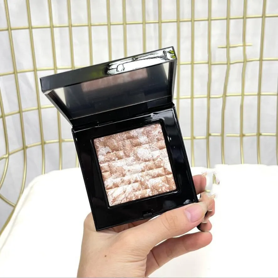 Abbronzanti evidenziatori al latte di marca BB Beauty Highlighting Powder 8g Trucco Shimmer Blush Sheer Tone Highlight Poudre Touche Eclat versione top cosmetici per il viso di qualità