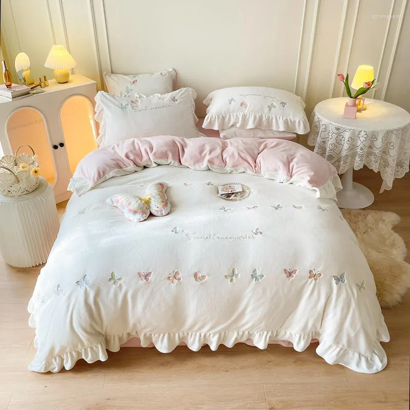 Bettwäsche-Sets, weißer Schmetterling, bestickt, Rüschen, 4 Stück, hochwertiger verdickter Samt, weicher Bettbezug, Bettlaken, Kissenbezüge