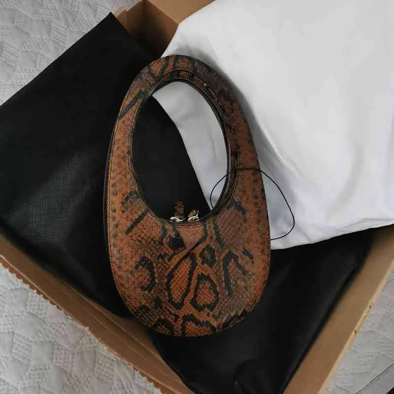 Designer Leather Shoulder Bag Oval Underarm Snake Pattern Cowhide Three Dimensional Egg Shaped Round Handbag for Women