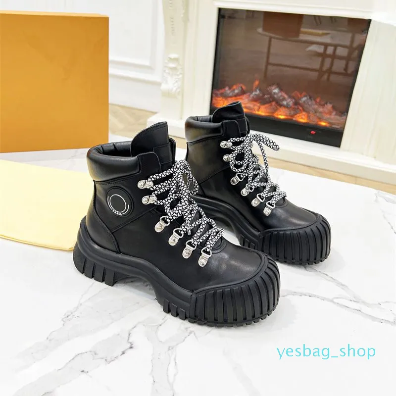 Black Leather Ruby Flat Ranger Boots Women Platform Bike Boot Martin Boots Chunky Lightweight Rubber Sole Fashion 5562 Bicolor Laces