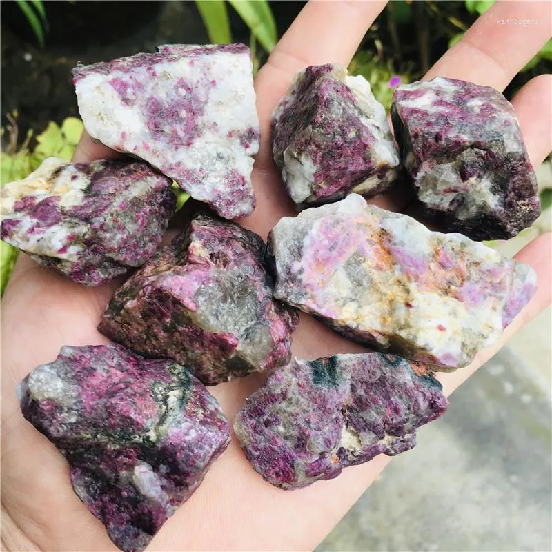 Dekorativa figurer 100g Natural Plum Blossom Tourmaline Crystal Mineral Prov Healing Stones for Home Decor