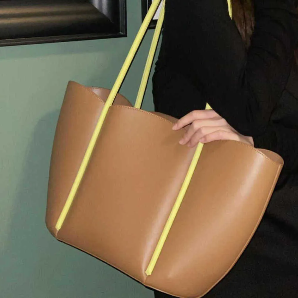 Bolsas de compras Totes Cosas Bolsa de pétalos Otoño e invierno Moda Lager Capation Bolso cruzado para mujeres OL para ir de compras 221207