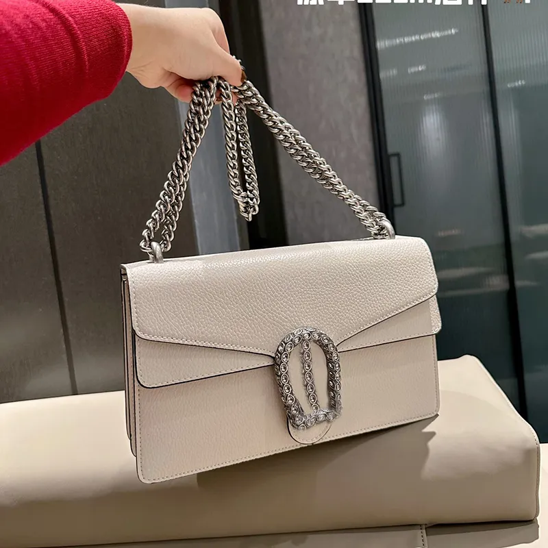 Designers väskor kvinnor axelväska luxurys läder handväska bokstäver herr plånbok handväska crossbody väska elegant tote med låda