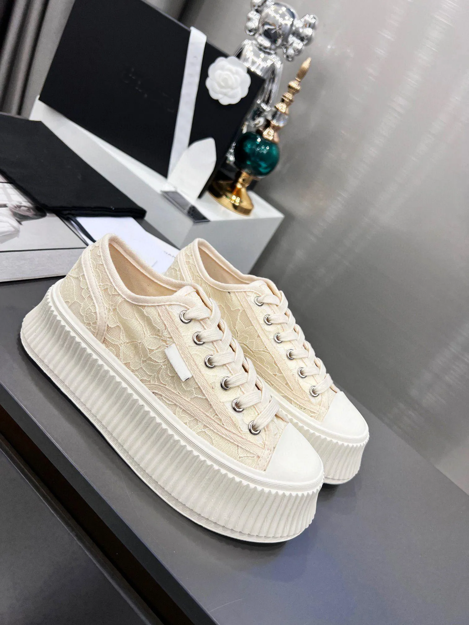 Casual Shoes Lace-Up Running Trainers Woman Shoe Sneakers White Women Travel Leather Lady Thick Soled Designer Platform Gym Sneaker 100% Cowhide Size 35-41