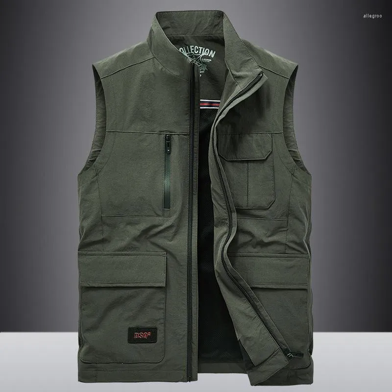 Men's Vests 2022 Autumn Men's Multi Pocket Vest Casual Sleeveless Warm Loose Waistcoat Style