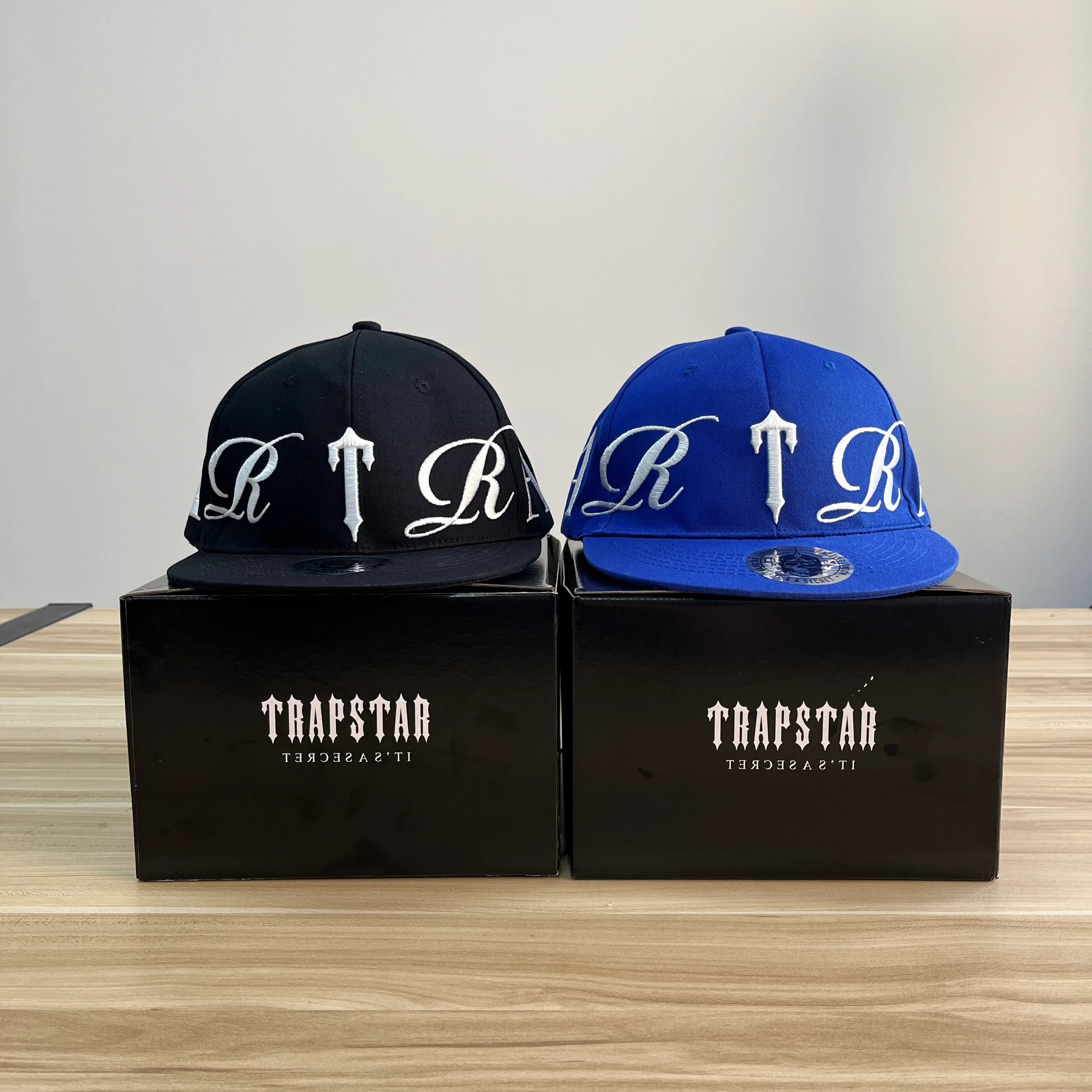 Couple Trapstar designer baseball cap sporty lettering embroidery casquette