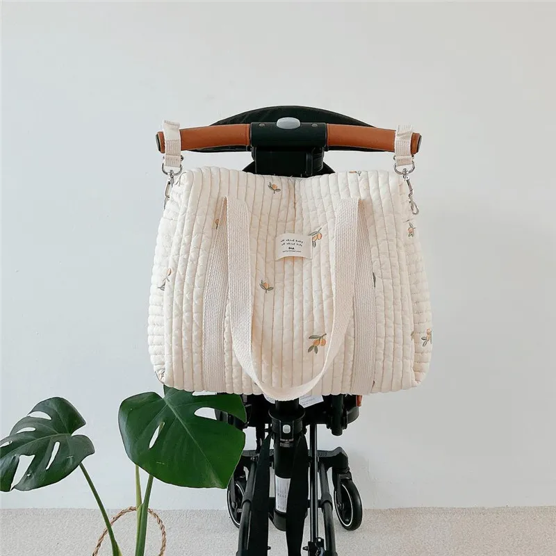 Luiertassen Korea Stijl geboren Babyverzorging Mummie Schouder Borduren Gewatteerde Wandelwagen Organizer Grote Handtassen 221208