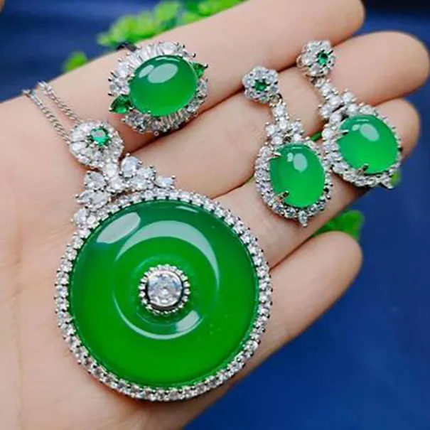 Gröna jade smycken set kvinnor charms runda halsband örhängen ring hänge