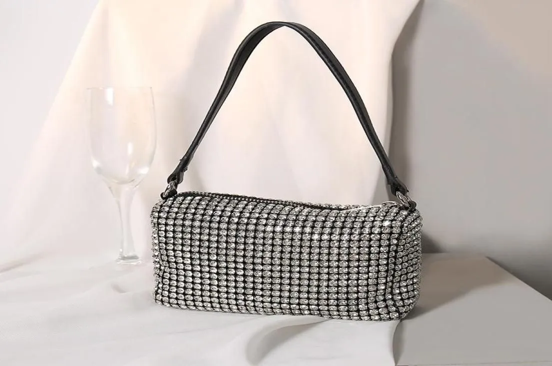 2022 حقائب مسائية عالية الجودة Diamonds مصمم حقائب اليد الفاخرة Rhinestore Rhinestore Small Clutch Presy Ladies Frmale Satchel Handbag Fashion
