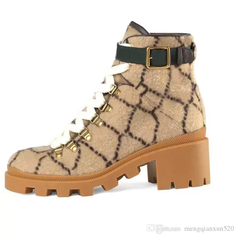마틴 쇼트 부츠 여자 신발 디자이너 신발 신발 하이힐 벨트 버클 금속 클래식 클래식 두꺼운 발 뒤꿈치 가죽 패션 다이아몬드 소 가이드 신발 대형 크기 35-41-42 상자