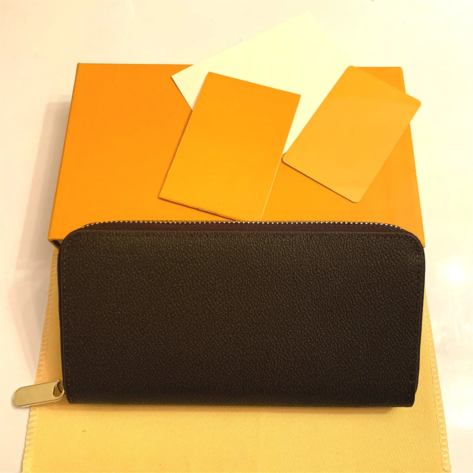 Handbag de bolsa de alta qualidade feminino venda desconto em couro genuíno correspondência de correspondência Data Código Número de série
