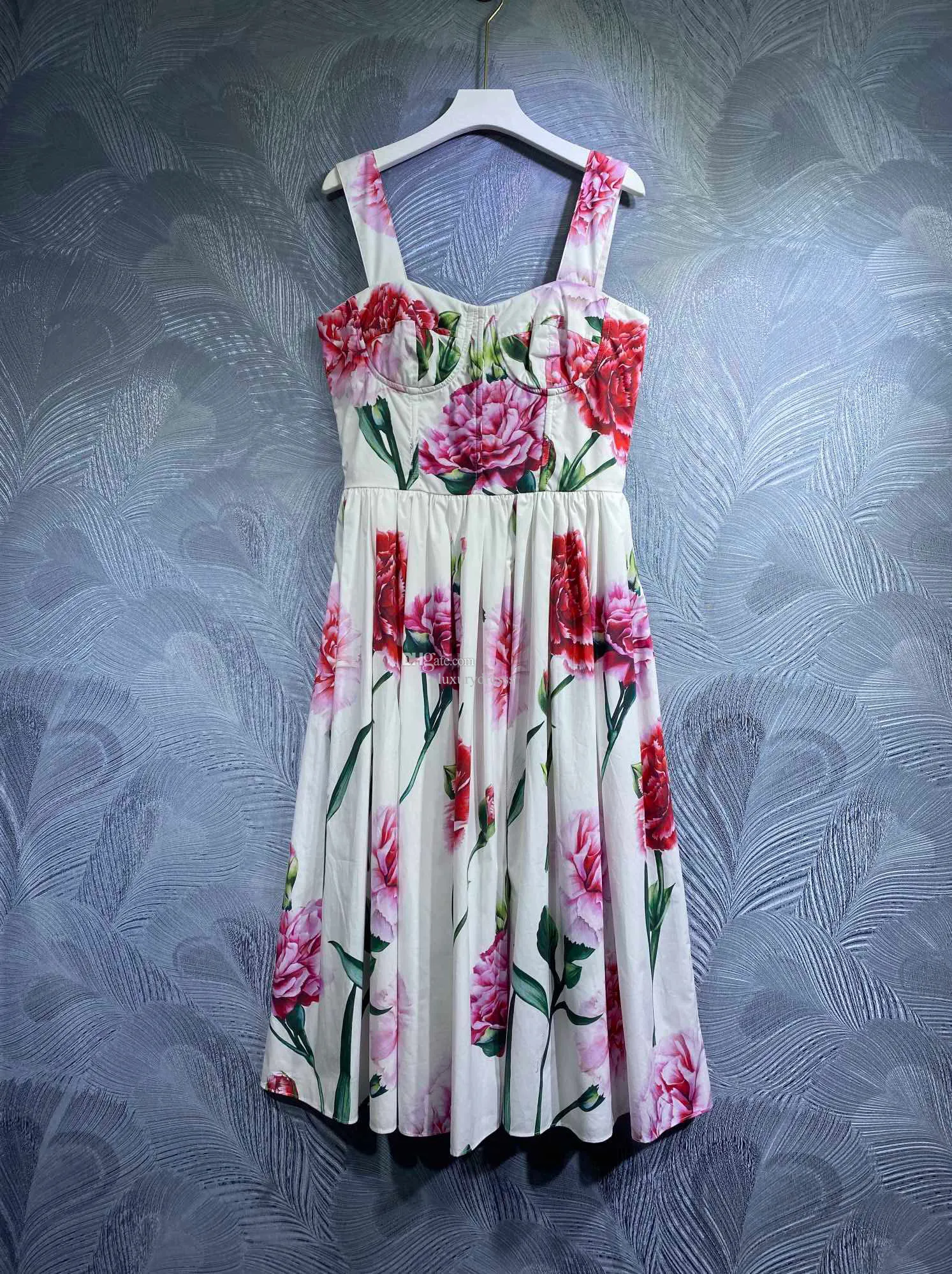 Robe à bretelles en popeline imprimée œillets roses, avec taille fine et grande balançoire, pur coton, printemps/été 2023, 945