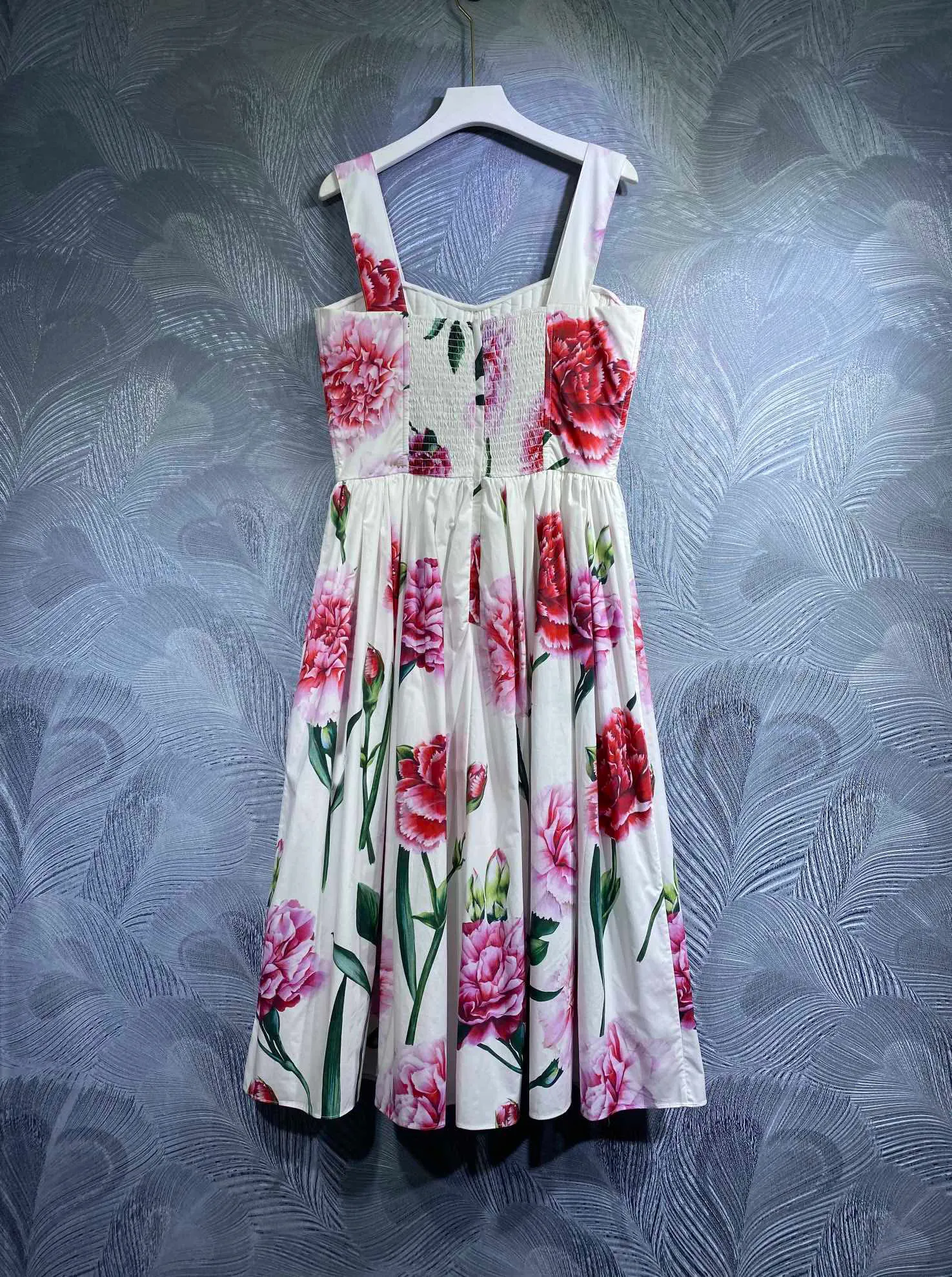 Vestido estilingue rosa cravo estampado popeline com cintura fina e grande balanço resort algodão puro primavera/verão 2023 699