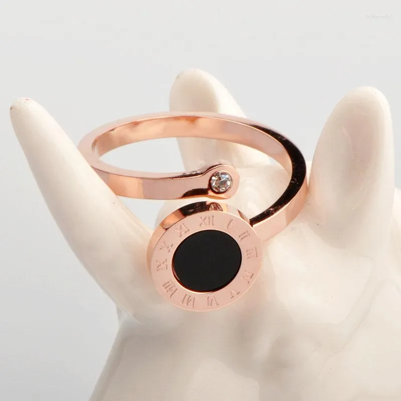 Cluster Ringe Mode Klassische Römische Digital Schwarz Stück Titan Stahl Für Frau Koreanische Schwanz Ring Mädchen Weibliche Schmuck