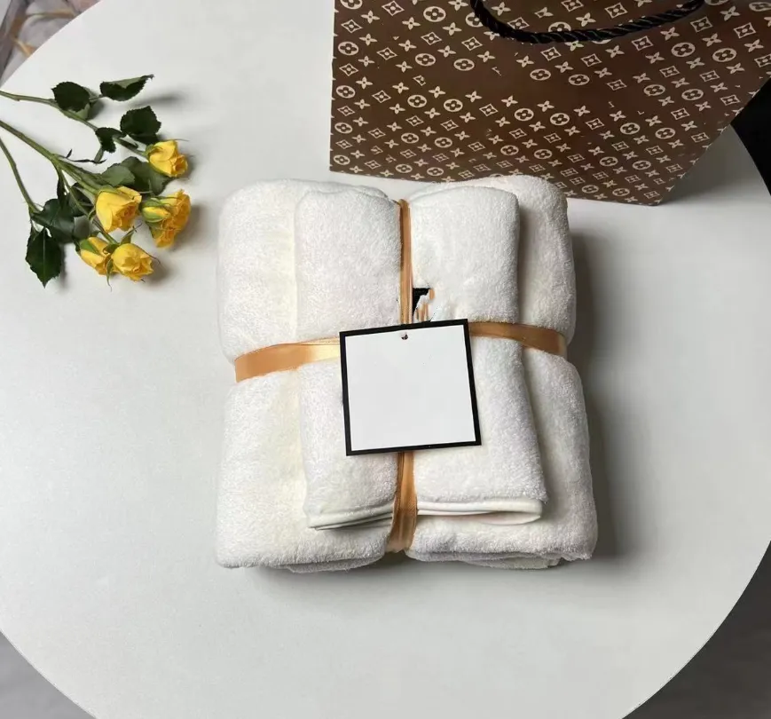 Conjunto de toallas de baño de cara simple Conjuntos de 2 piezas Diseñador de moda Toallas de terciopelo coral Unisex Absorbente Bebé Hombres Mujeres Paños de lavado Towel284Q