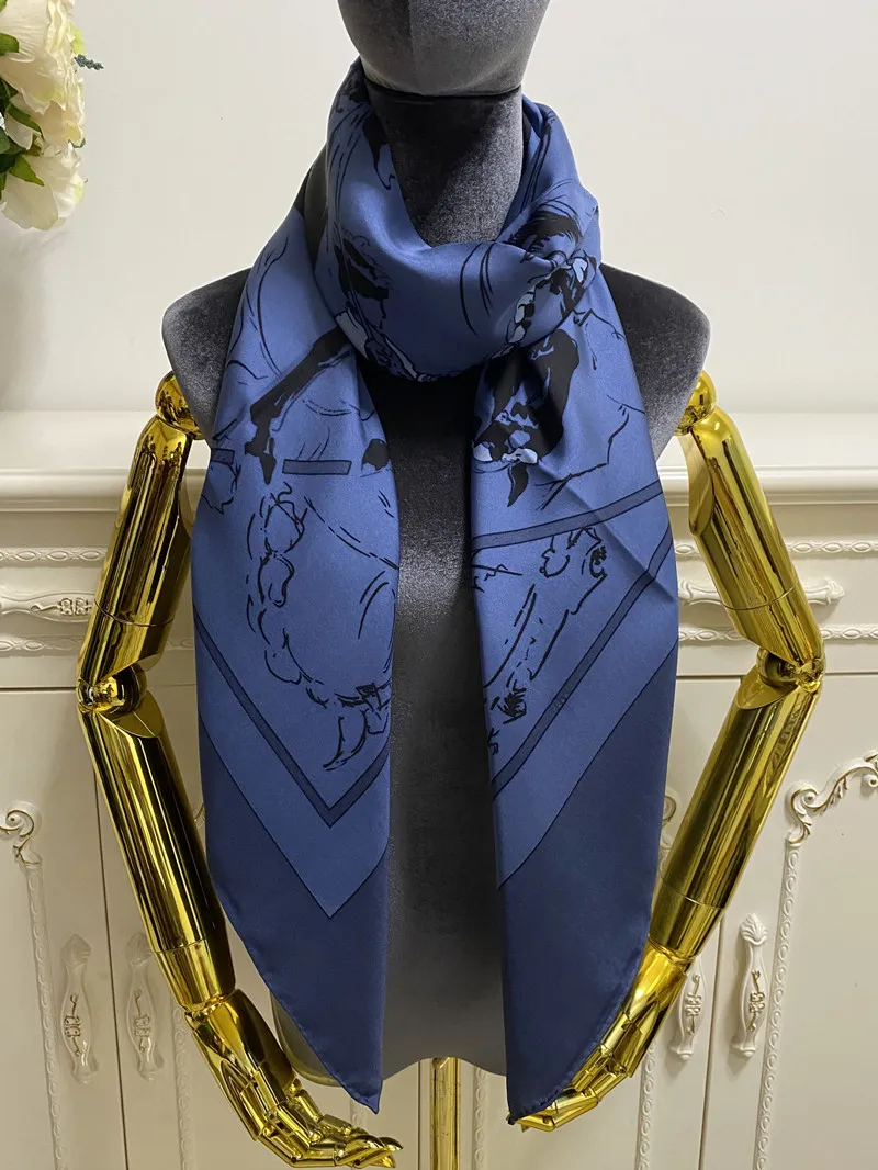 Women's Square Scarf Scarves Goodquality 100% Twill Silk Material Dark Blue Pint Letters H￤stm￶nster Storlek 130 cm - 130 cm