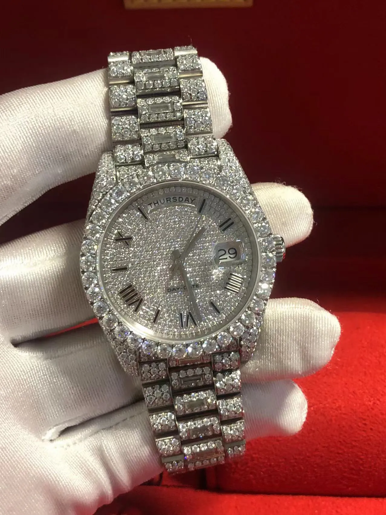 Mano di alta qualità Mens Diamonds Luxury Orologio Orologi Moissanite Passano Diamonds Test Rose Silver Automatico Eta Movve