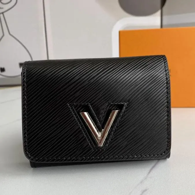 Porta carte di credito con chiusura a V 2022 Portafoglio corto Pochette in metallo argentato Designer di lusso Pacchetto di credito Portafogli moda in pelle320Y