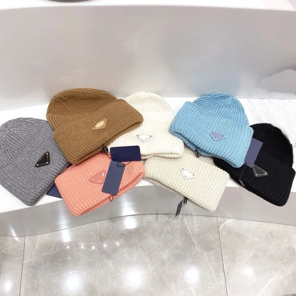 Elastik Beanie Hats Kış kamyoncu şapka tasarımcı kapakları lüks donatılmış kafa aksesuarları vintage rahat mektuplar gorros parti sonbahar erkekler için termal bonnetler erkek kadın