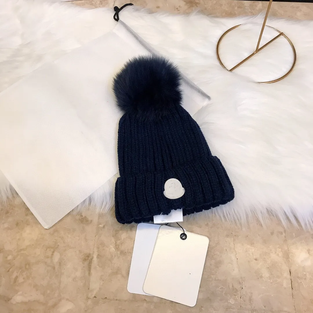 Designer Winter Beanie lavorato a maglia Cappello di lana Donna Chunky Knit Thick Warm faux fur pom Berretti Cappelli Donna Bonnet Beanie Caps