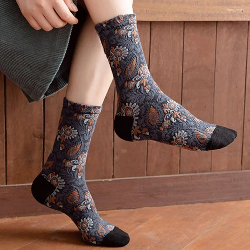 Women Socks 3D Embossed Mid-Tube Pile For Retro Relief Japanese Winter Warm Female Loose High-Top Of Sock