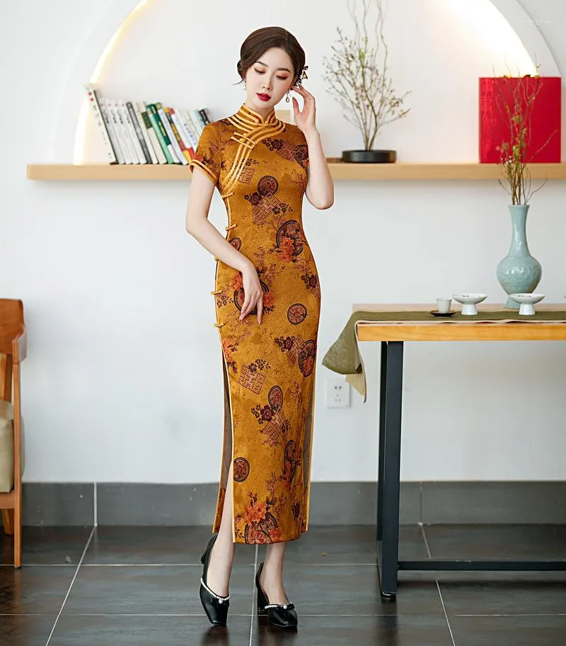 Ethnische Kleidung Sexy Blumendruck Satin Mandarin Kragen Qipao Kurzarm Kleid Traditionelle chinesische Frauen High Split Long Cheongsam