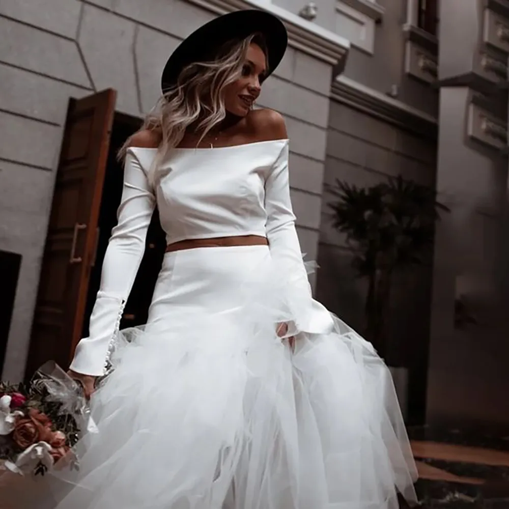 Ivory Satin Mermaid Bridal Skirt with Long Sleeves, Open Back, and Tulle - Perfect for Country or Beach Weddings - Vestido de Novia 2023