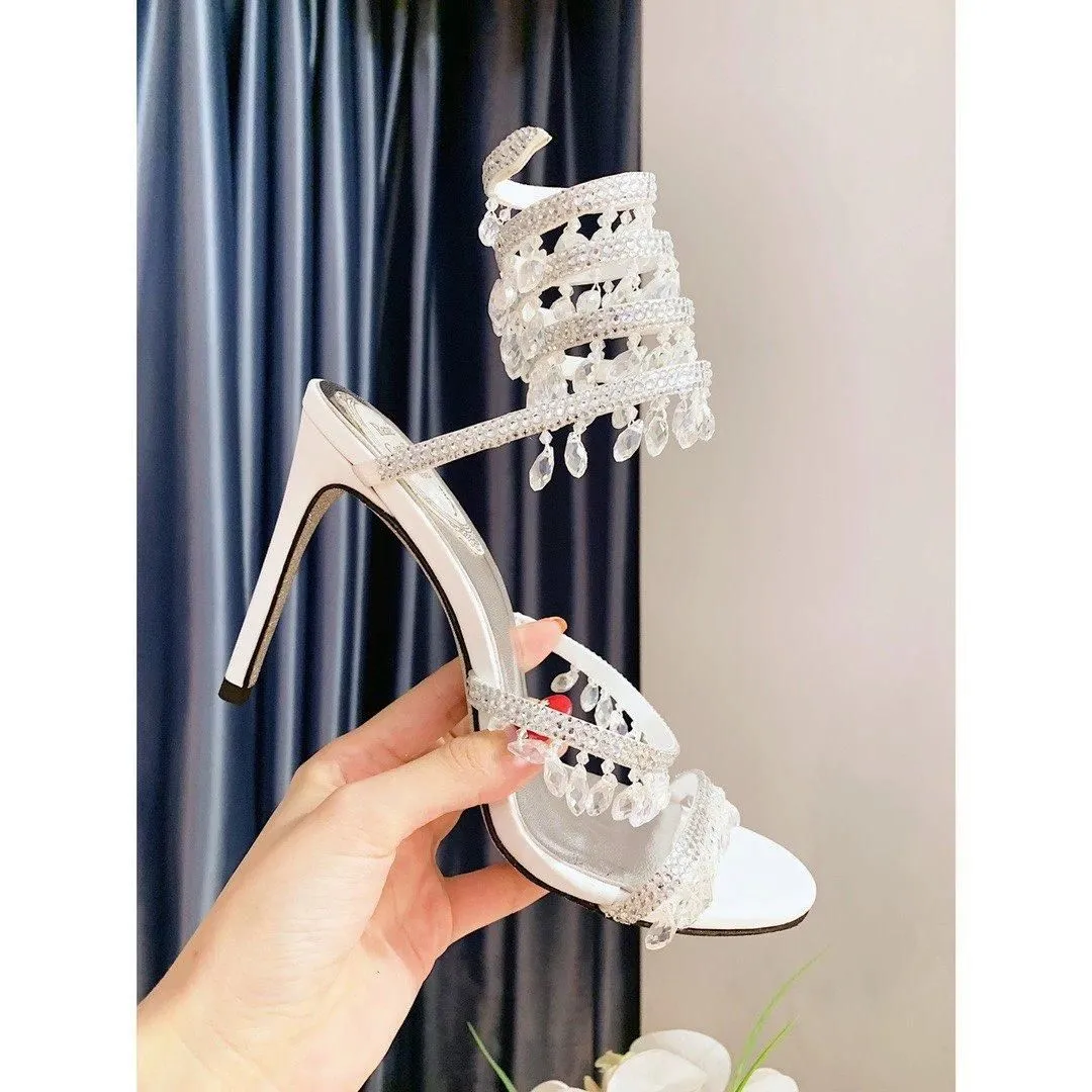 2022 Sandali Twining Scarpe da donna Sandalo Designer di lusso Lampada a sospensione in cristallo Anello con piede con strass Tacco alto stretto