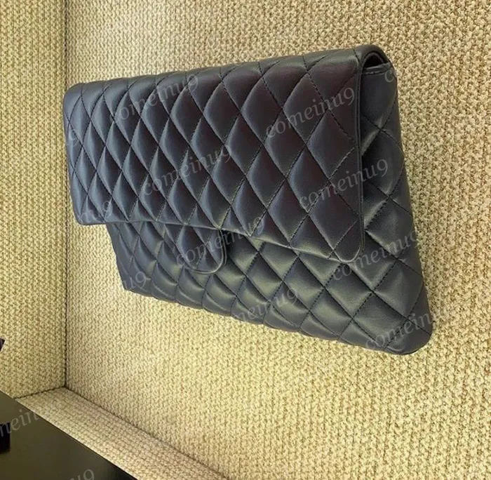 Pochette de soirée en cuir d'agneau originale pour femmes en cuir de caviar noir matelassé sacs à cosmétiques poche arrière sac à main de créateur portefeuilles dame mode sacs à main avec boîte 10A