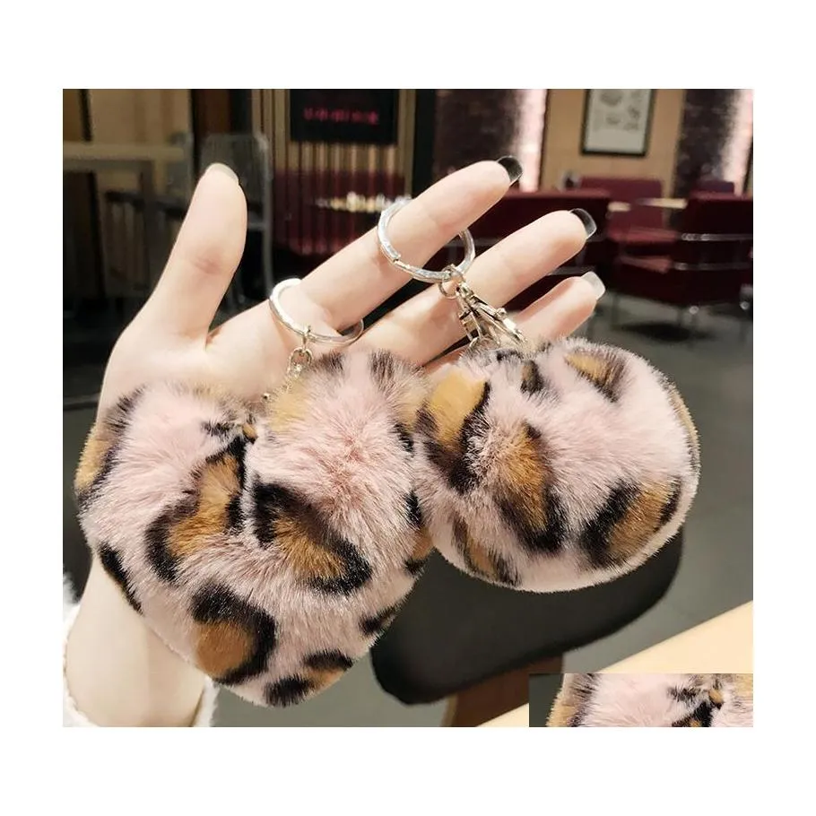 Keychains Lanyards Lanyards Leopard Ball Cute Keychain Bag Car Pendant Pompom Love Key Chain 도매 패션 액세서리 창의적 OTG6B