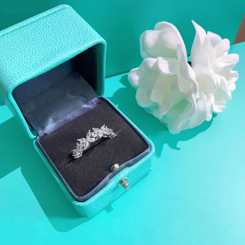 Luxury Designer Ring Women Ring Fashion Classic Style Diamond Set Design Gift For Social Gathering Engagement