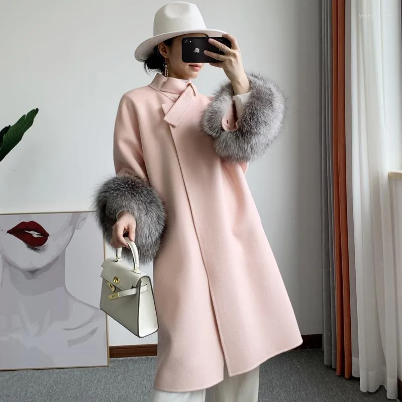 女性のダウン2023ファッション本物の毛皮の襟とカフのアウターウェア長袖天然ウールオーバーコート