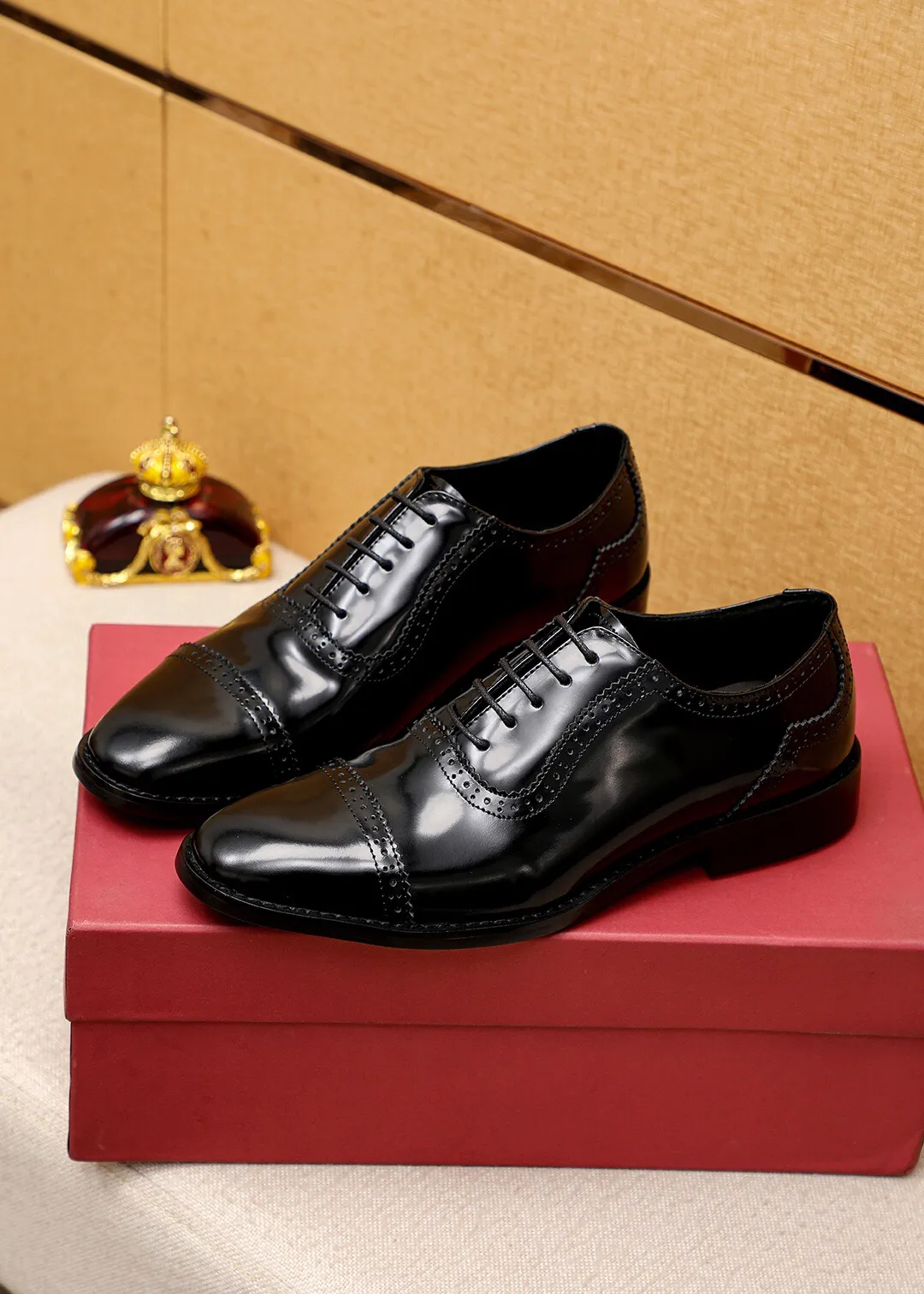 2023 Elegant herrklänningskor Formell äkta läderlägenheter män klassisk varumärkesdräkt bröllopsfest Oxford skor storlek 38-45