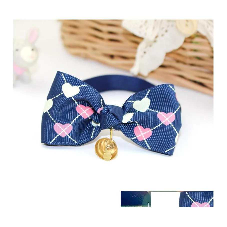 Autres fournitures pour chats 1 pièce Mode Colliers pour animaux de compagnie Bow Bells Cravate Laisses de chien réglables Chiot Mignon Kawaii Bowknot Accessoires Drop Deliv Otkm2