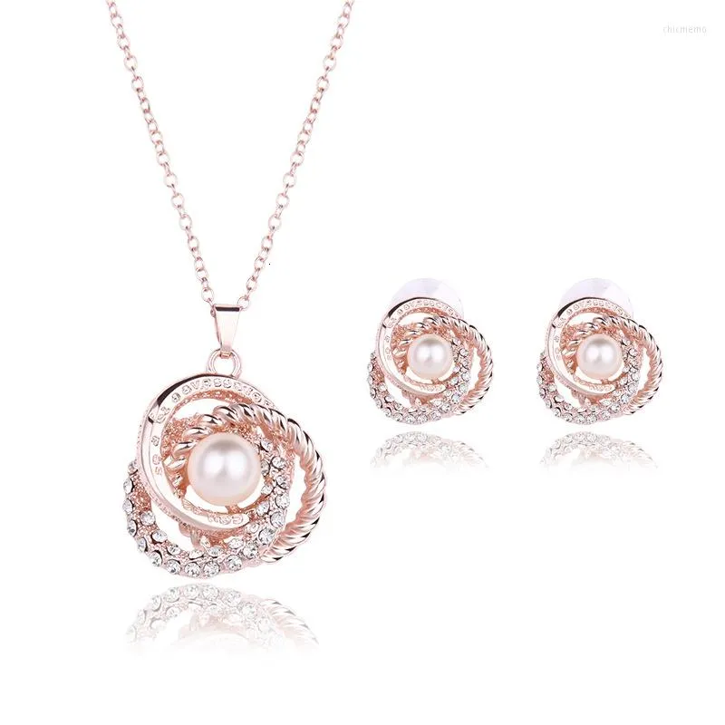 Halsbandörhängen Set 2022 Elegant flerskikt Pearl Pendent Stud for Women Rose Gold Color Bride