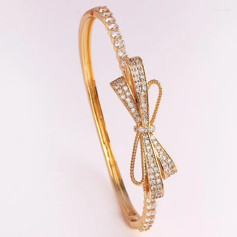 Bangle Trendy Elegant Bowknot Shape Armband Full 1 rad Shining CZ Sweety Jewelry for Women Girl Wedding Bridal Accessory