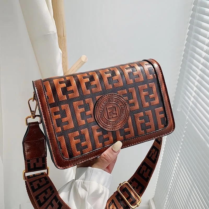 Top Handvat kwaliteit Avondtassen Mode Conch Stro Schoudertas Crossbody Voor Vrouwen Merk Rieten Geweven Tas fendyities Designer Rotan Vrouwelijke Portemonnees En Koppeling 2022