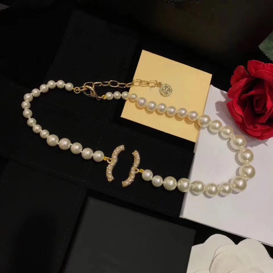 Collier de perles de créateur classique du 100e anniversaire de la mode pour femmes, fête, amoureux de mariage, cadeau de fête des mères, bijoux pour mariée avec sac en flanelle