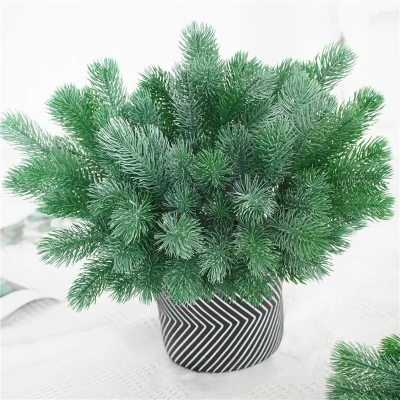 Flores decorativas 4pcs pinheiro artificial Diy Artesanato de Natal Frega de Chiller Filler Filler Flel Pick Evergreen