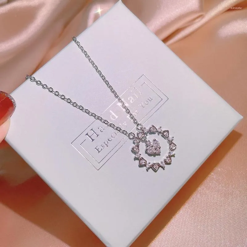 Chains Original Design Silver Inlaid Crystal Round Love Necklace Pendant Exquisite Light Luxury Ladies Jewelry Wedding Accessories